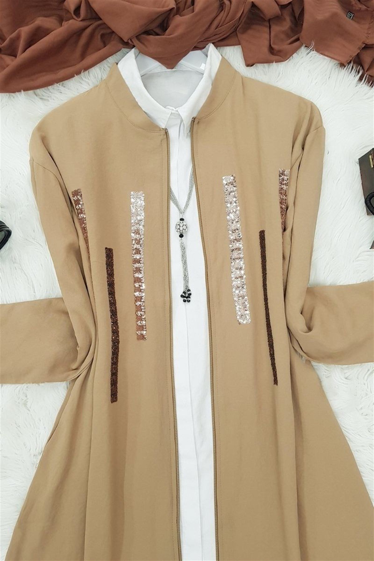 Fermuarlı Pullu Kap -Vizon